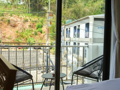 Camera matrimoniale Deluxe con balcone — Place Hotel Kata